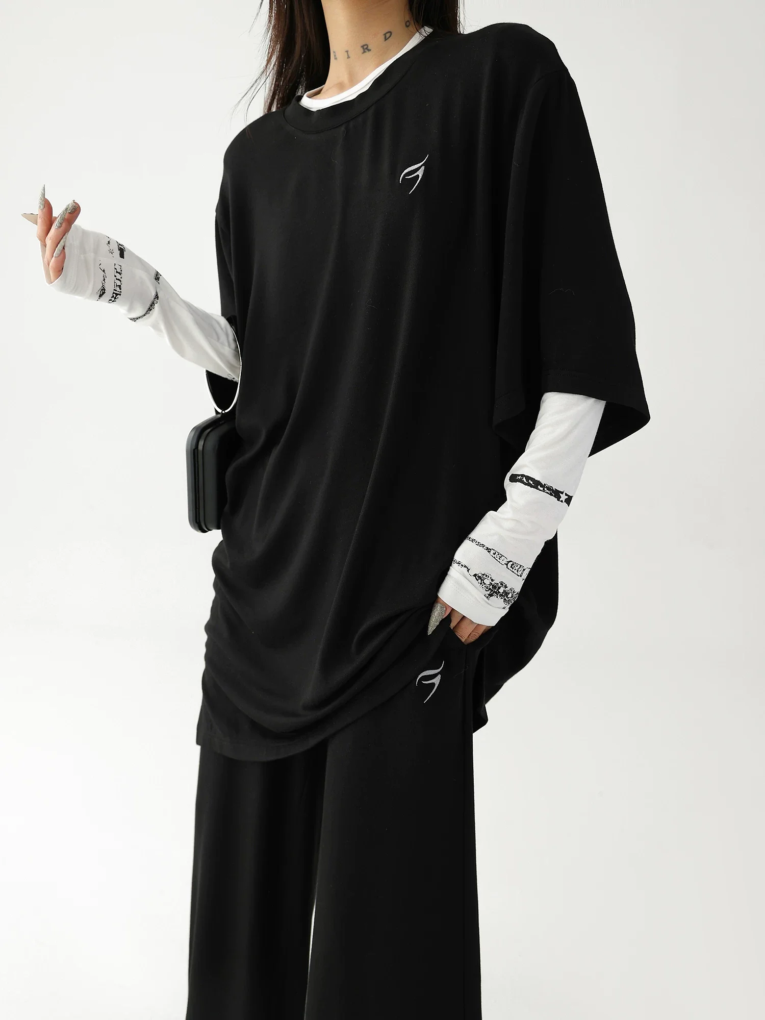 Bamboo Fiber Relaxed T-Shirt and Pants - Image 13
