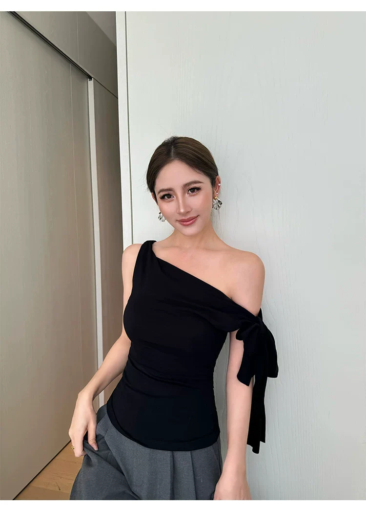 Bow Tie One-Shoulder Off-Shoulder Top - Image 5