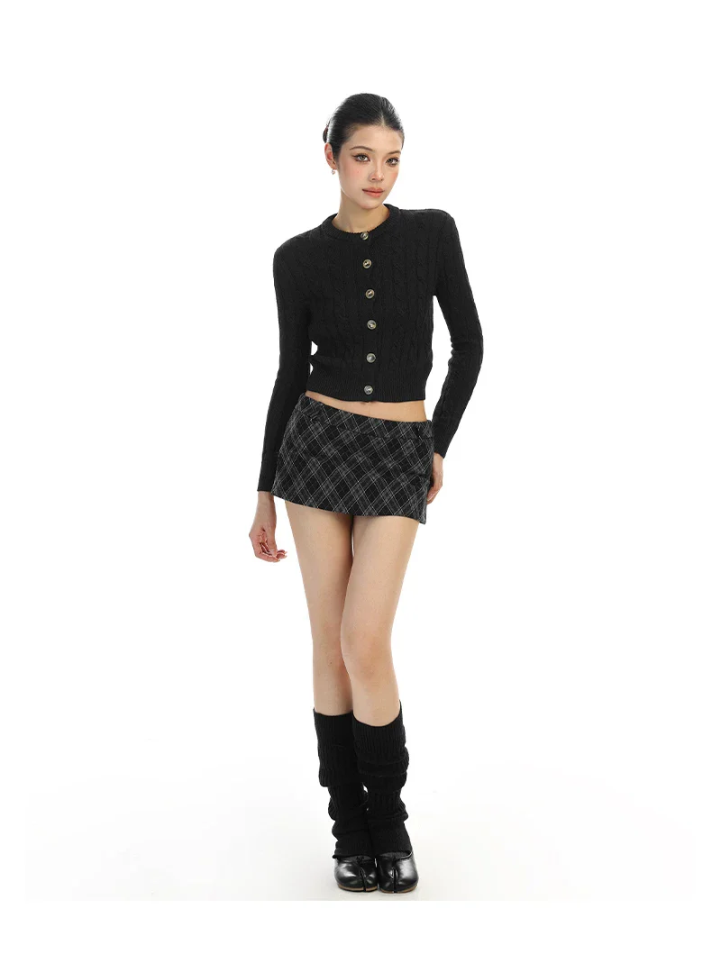 Cable Knit Cropped Button Cardigan - Image 7