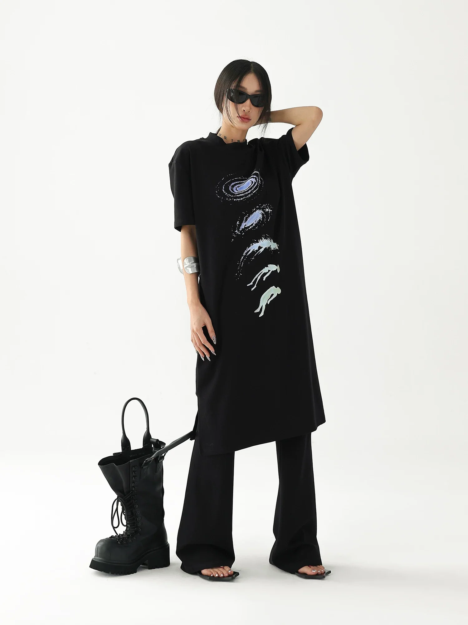 Graphic Print Over-the-Knee T-Shirt Dress - Image 11