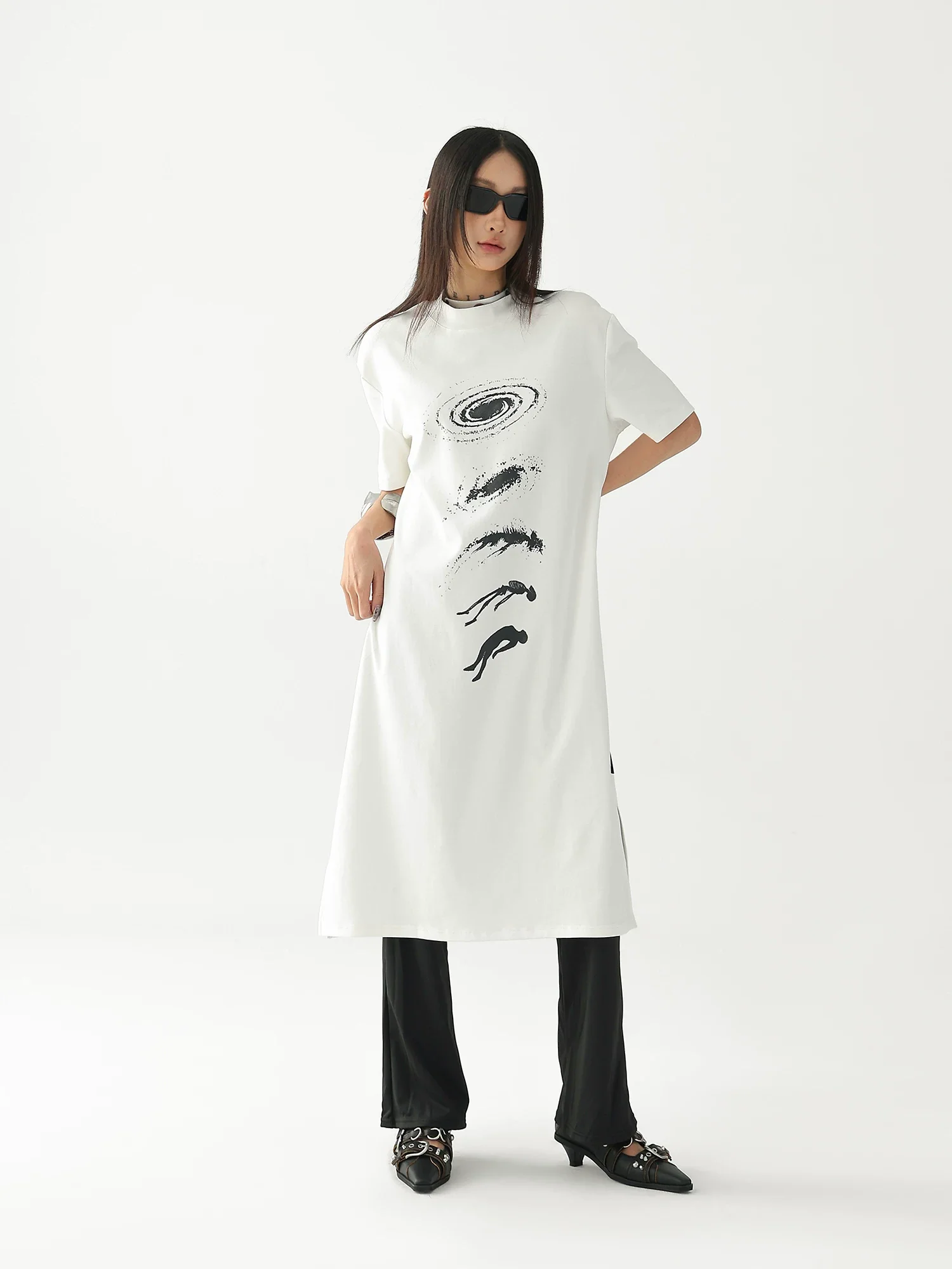Graphic Print Over-the-Knee T-Shirt Dress - Image 2