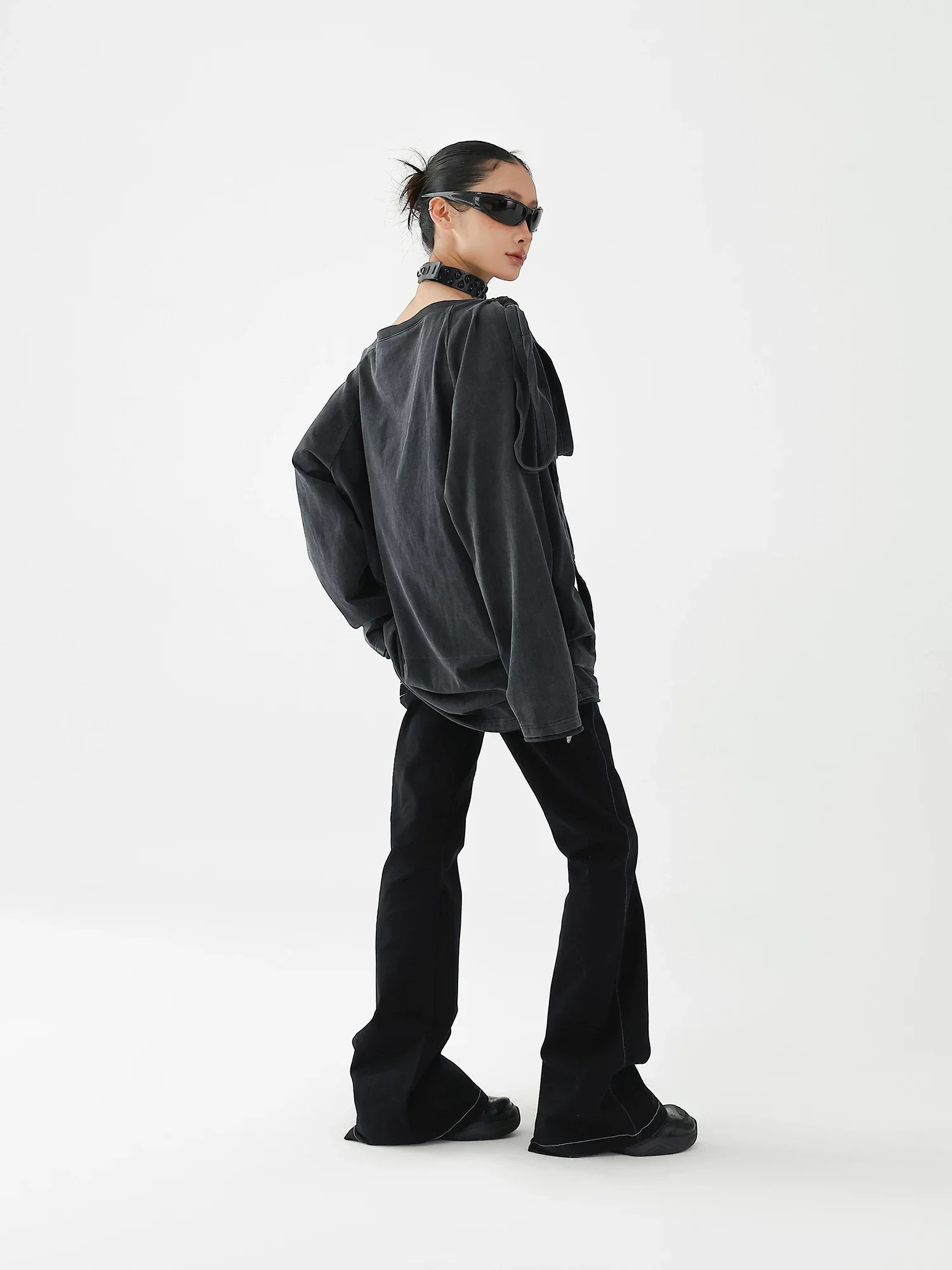 Cotton Off-Shoulder Long Sleeve Graphic Pullover - Image 10