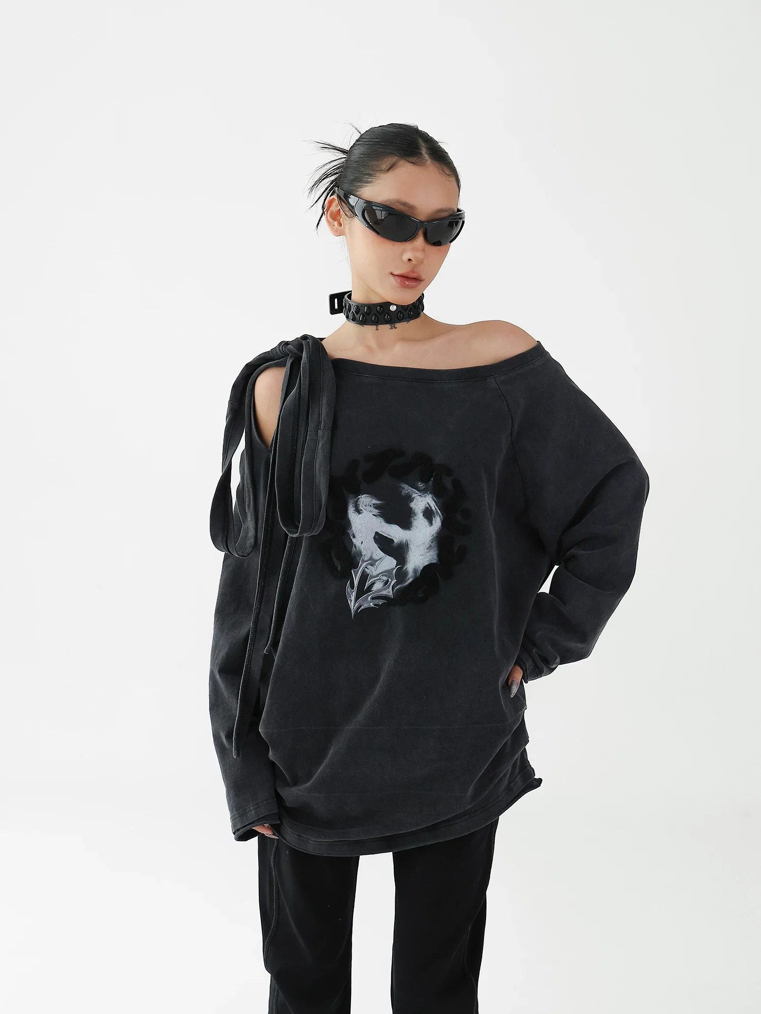 Cotton Off-Shoulder Long Sleeve Graphic Pullover - Image 2
