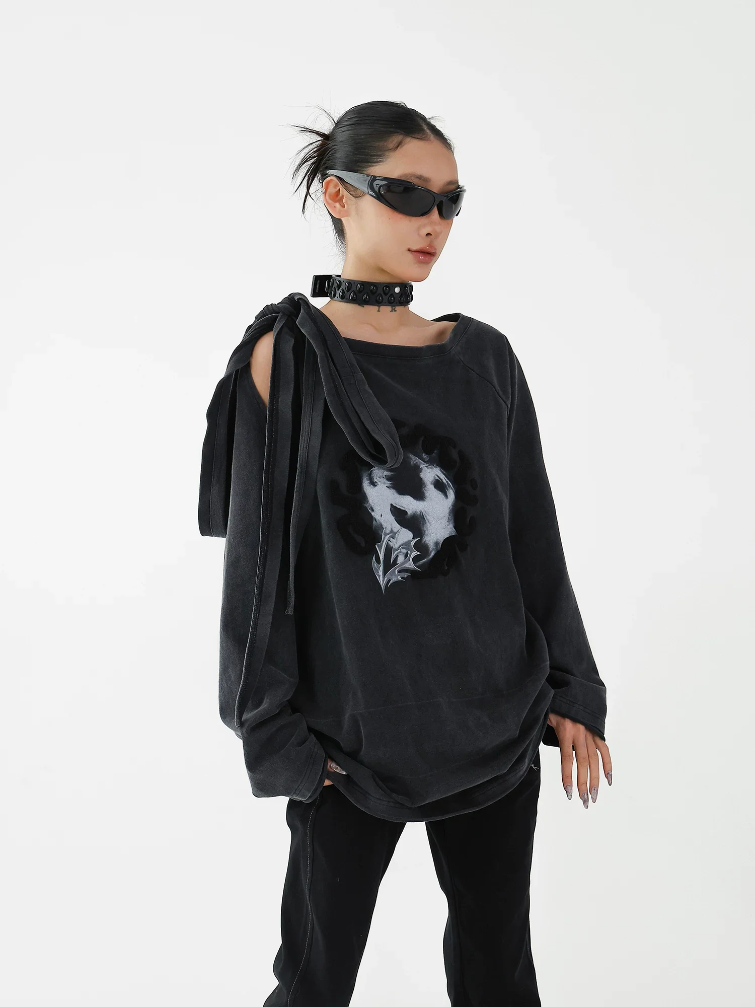 Cotton Off-Shoulder Long Sleeve Graphic Pullover - Image 3