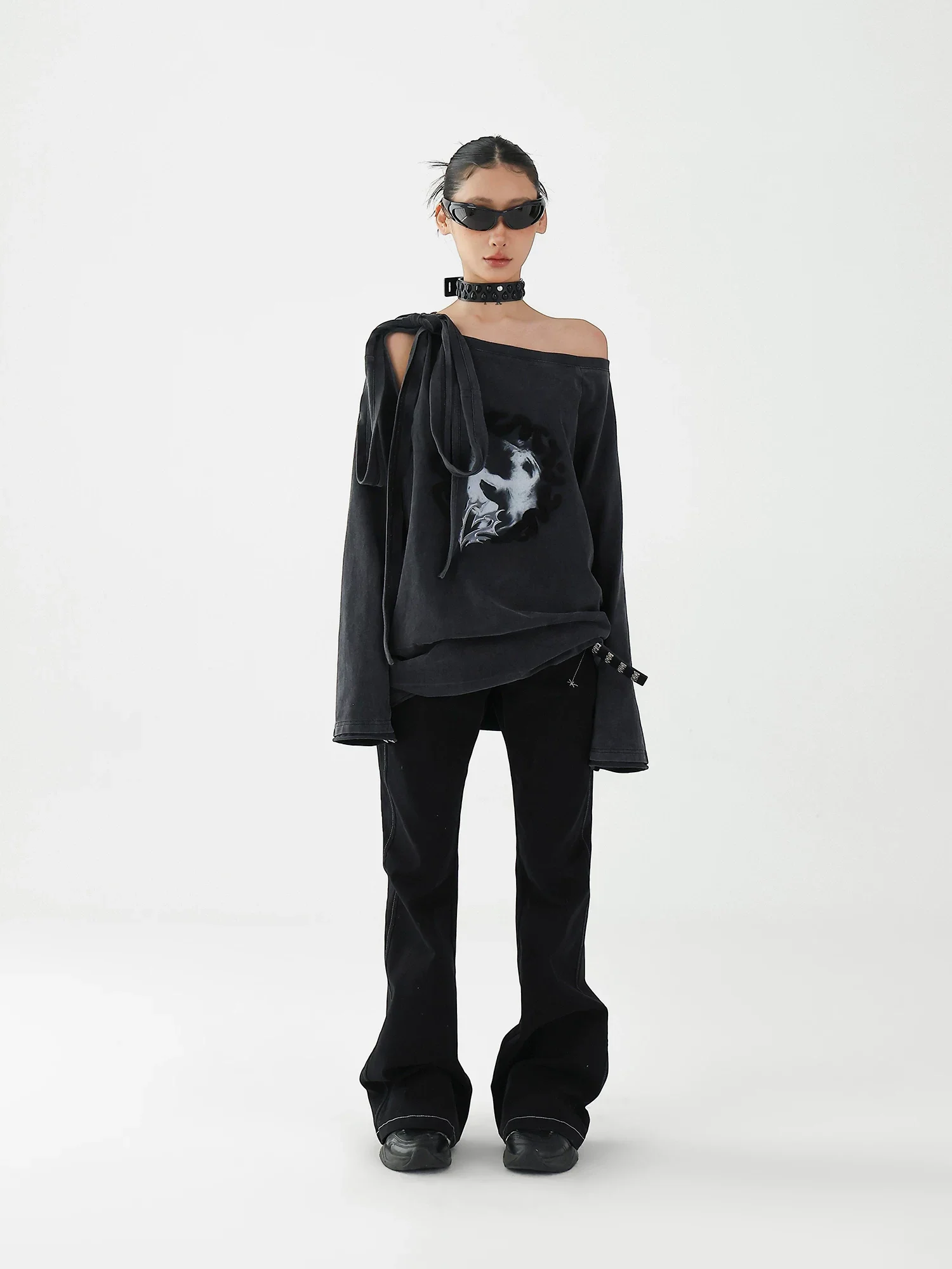 Cotton Off-Shoulder Long Sleeve Graphic Pullover - Image 8