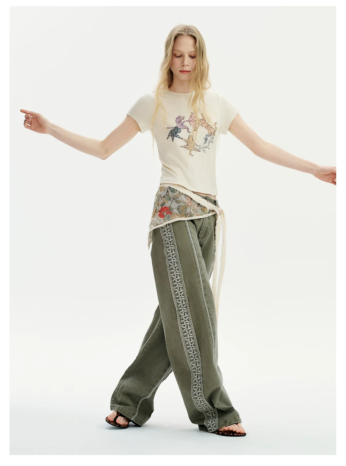 Dancing Cat Graphic Lyocell Linen T-Shirt - Image 5