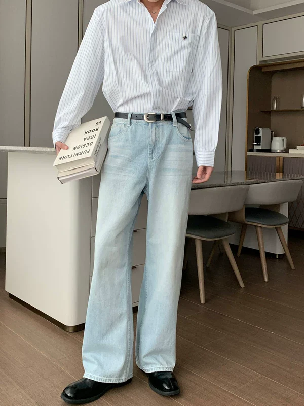 Distressed Washed Flared Jeans