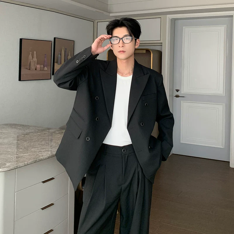 Double-Breasted Linen Jacket and Pants - Image 4