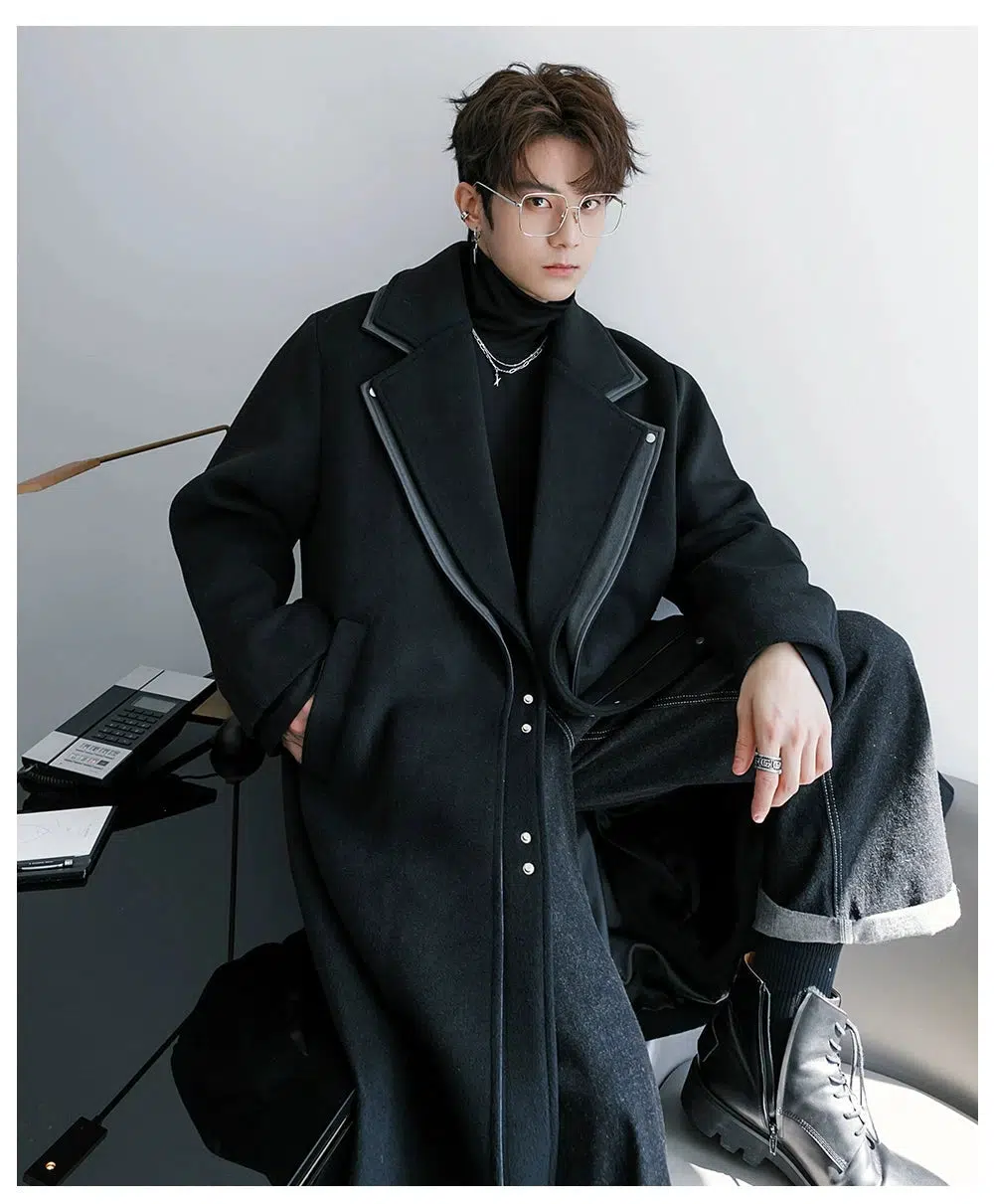 Double-Breasted Wool Coat with Wide Lapels - Image 6