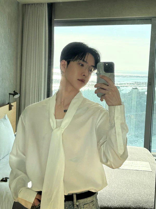 Draped Long Sleeve Minimalist Shirt - Image 5