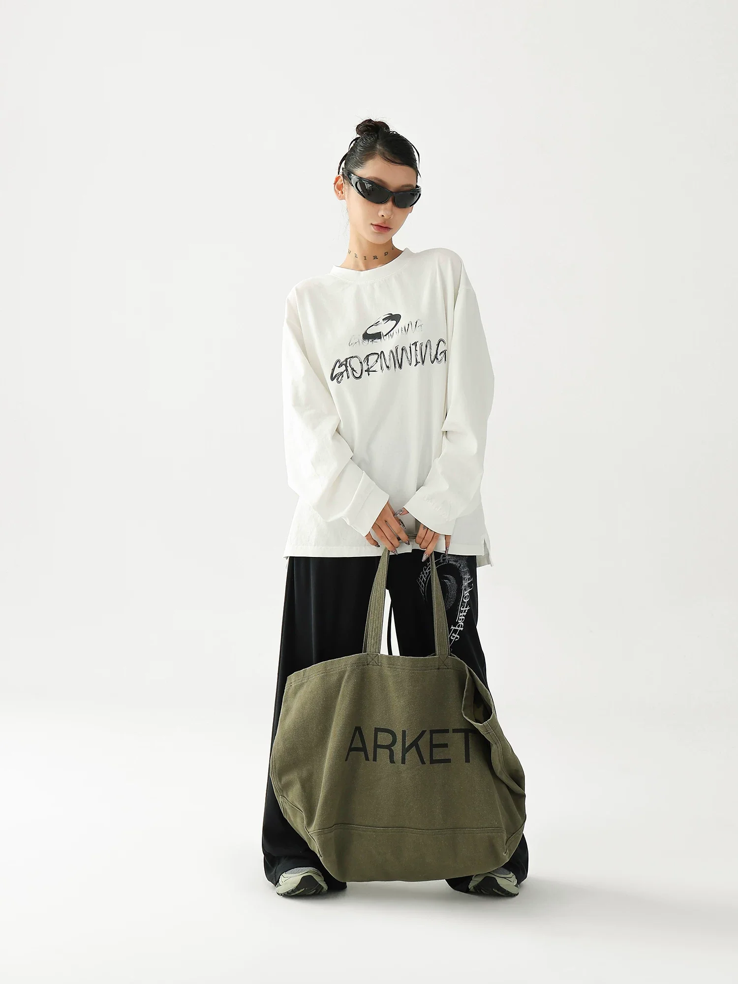 Graphic Long Sleeve Lettering T-Shirt - Image 8