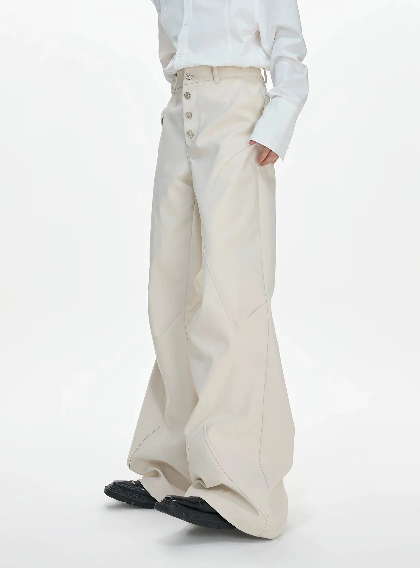High-Waisted Five-Button Flared Pants - Image 4