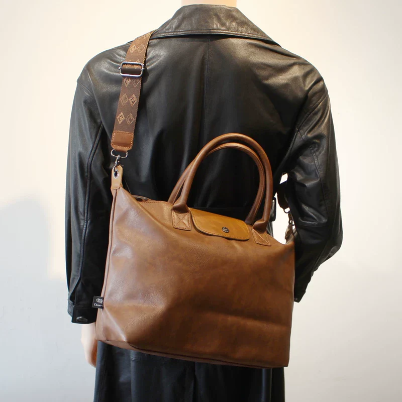 Large Capacity Leather Crossbody Dumpling Bag - Image 3