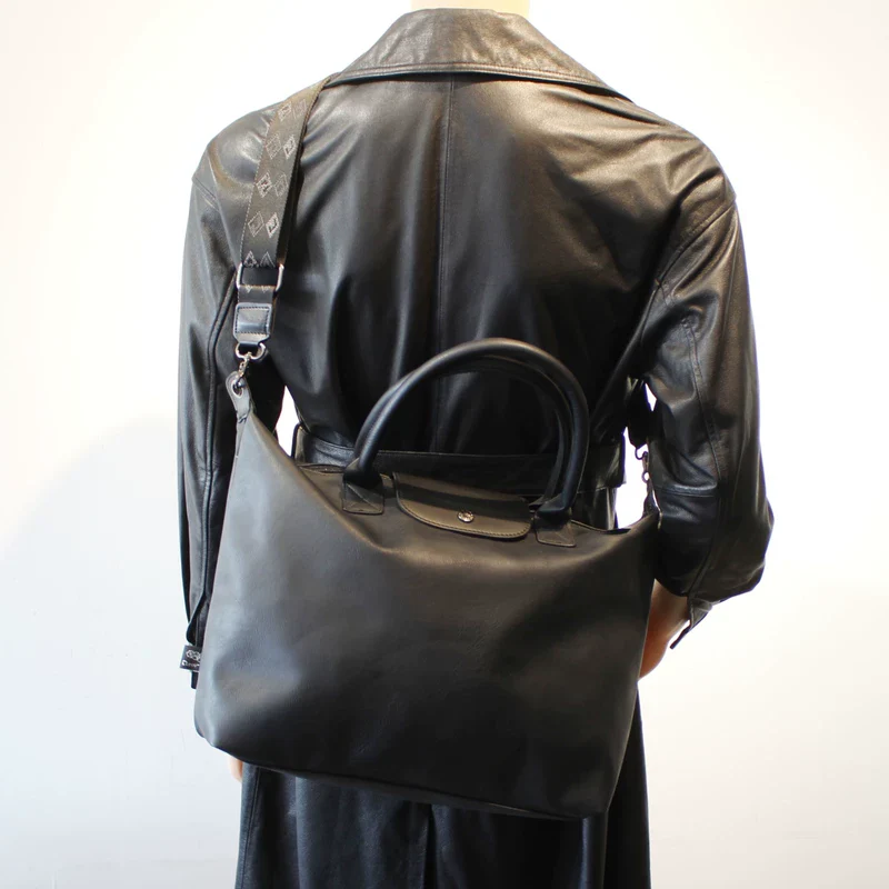 Large Capacity Leather Crossbody Dumpling Bag - Image 4