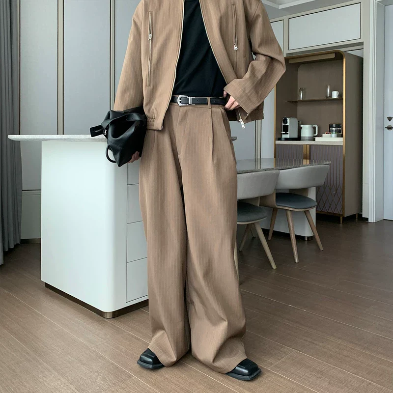 Loose-Fit Striped Jacket and Shorts - Image 7