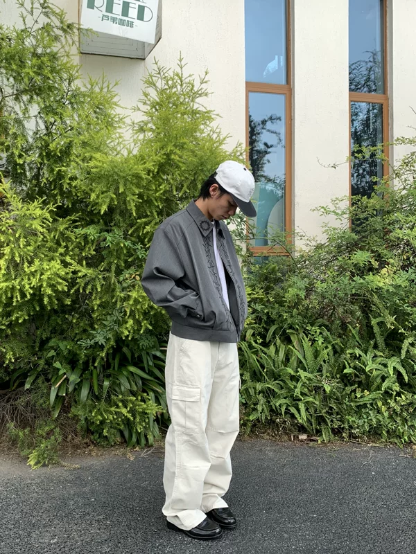 Loose Straight Leg Cargo Pants - Image 4