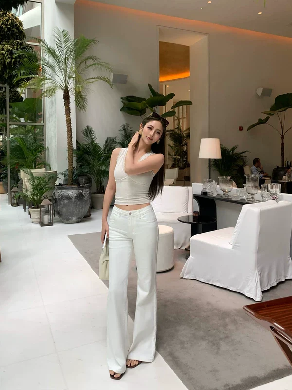 Low-Rise Stretch Slim Flared Pants - Image 6