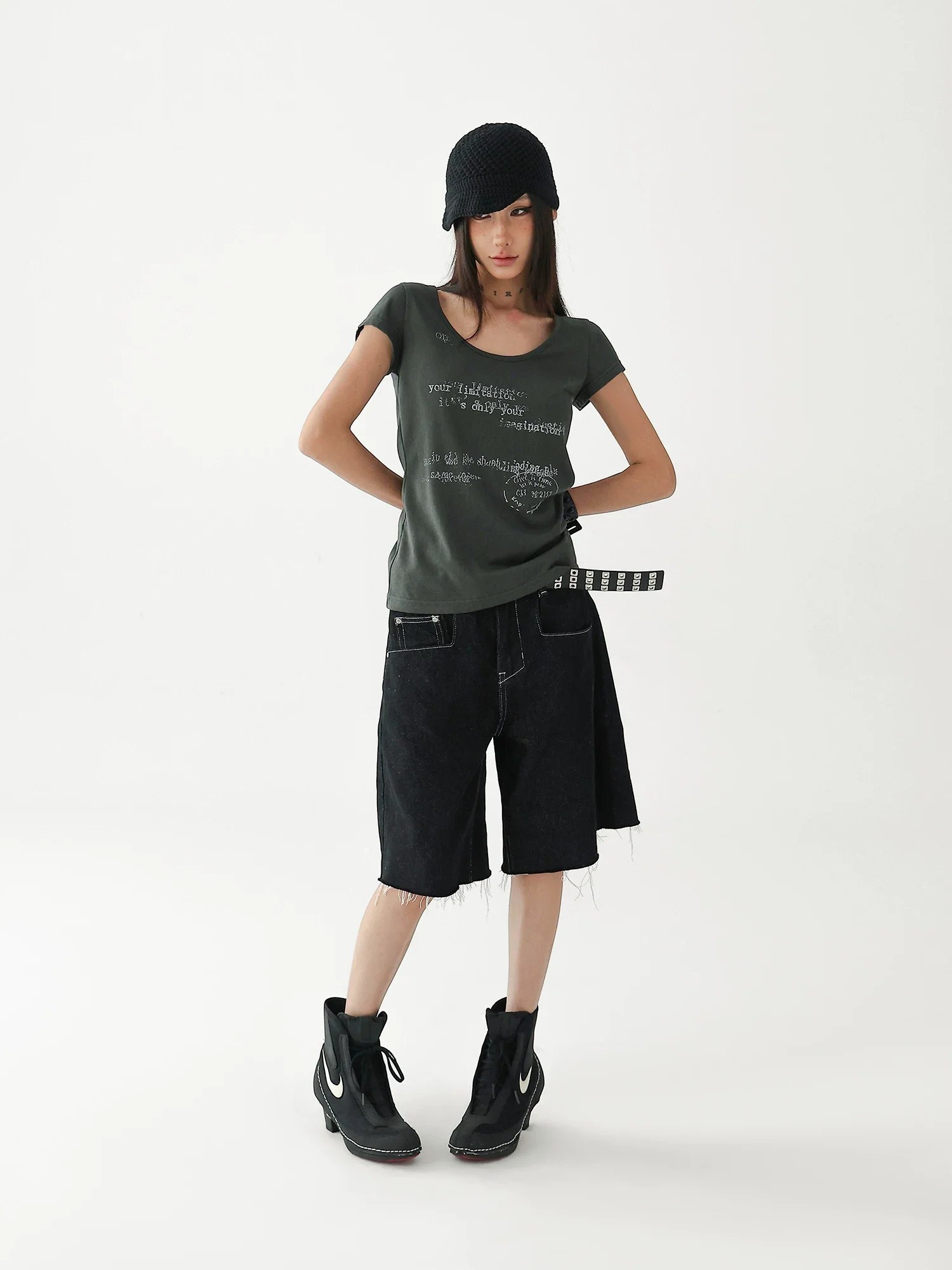 Lyocell U-Neck Letter Print Slim T-Shirt - Image 11