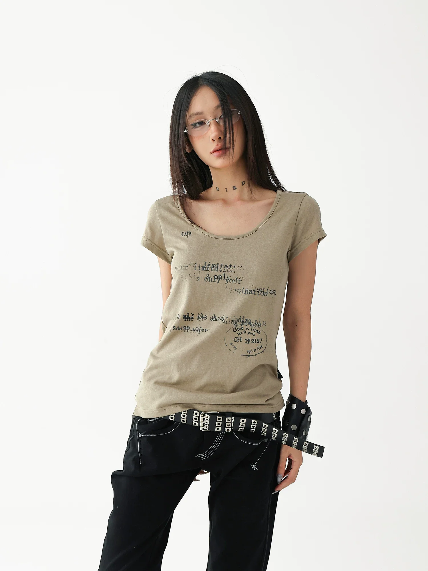 Lyocell U-Neck Letter Print Slim T-Shirt - Image 3