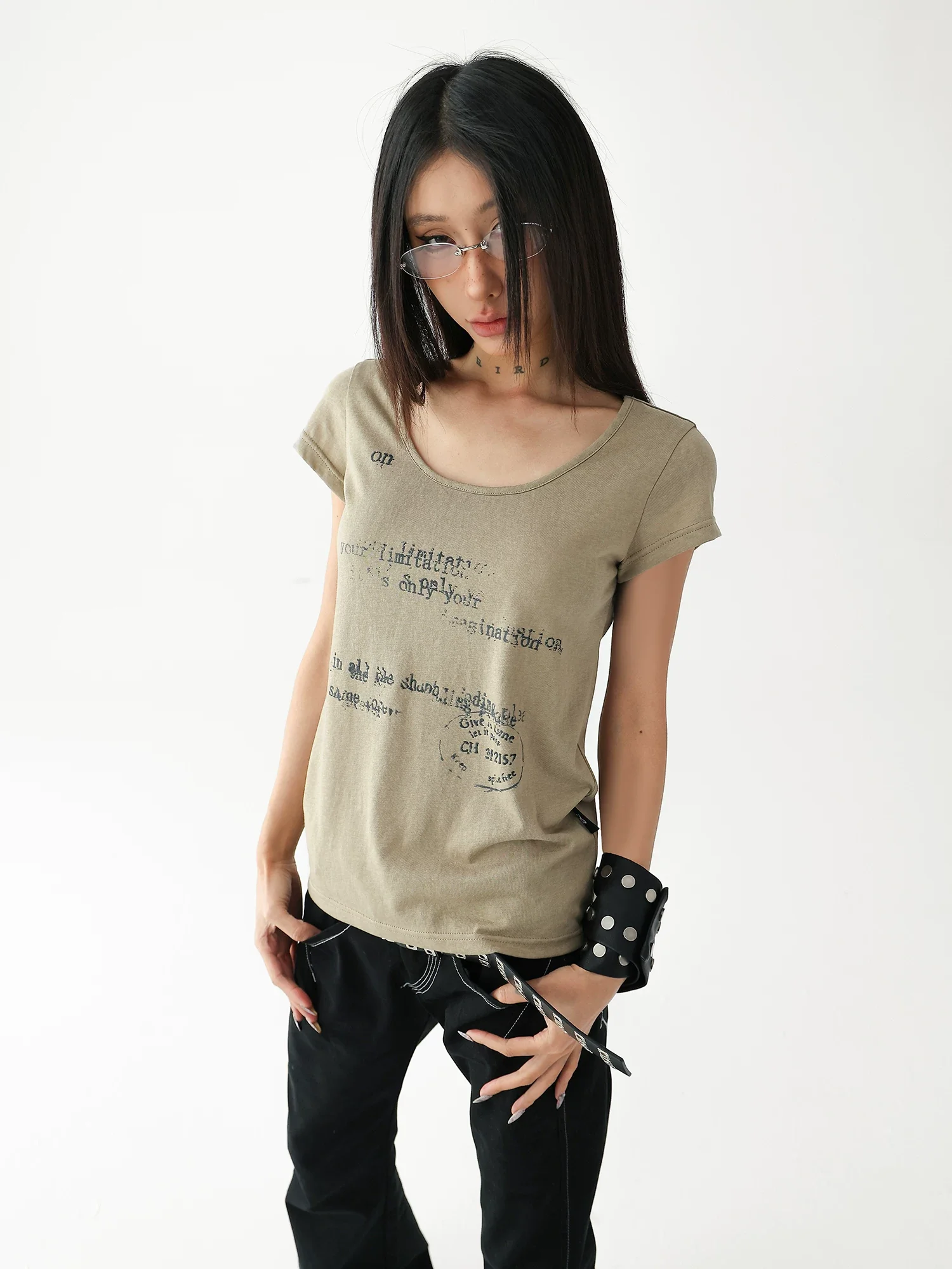 Lyocell U-Neck Letter Print Slim T-Shirt - Image 4