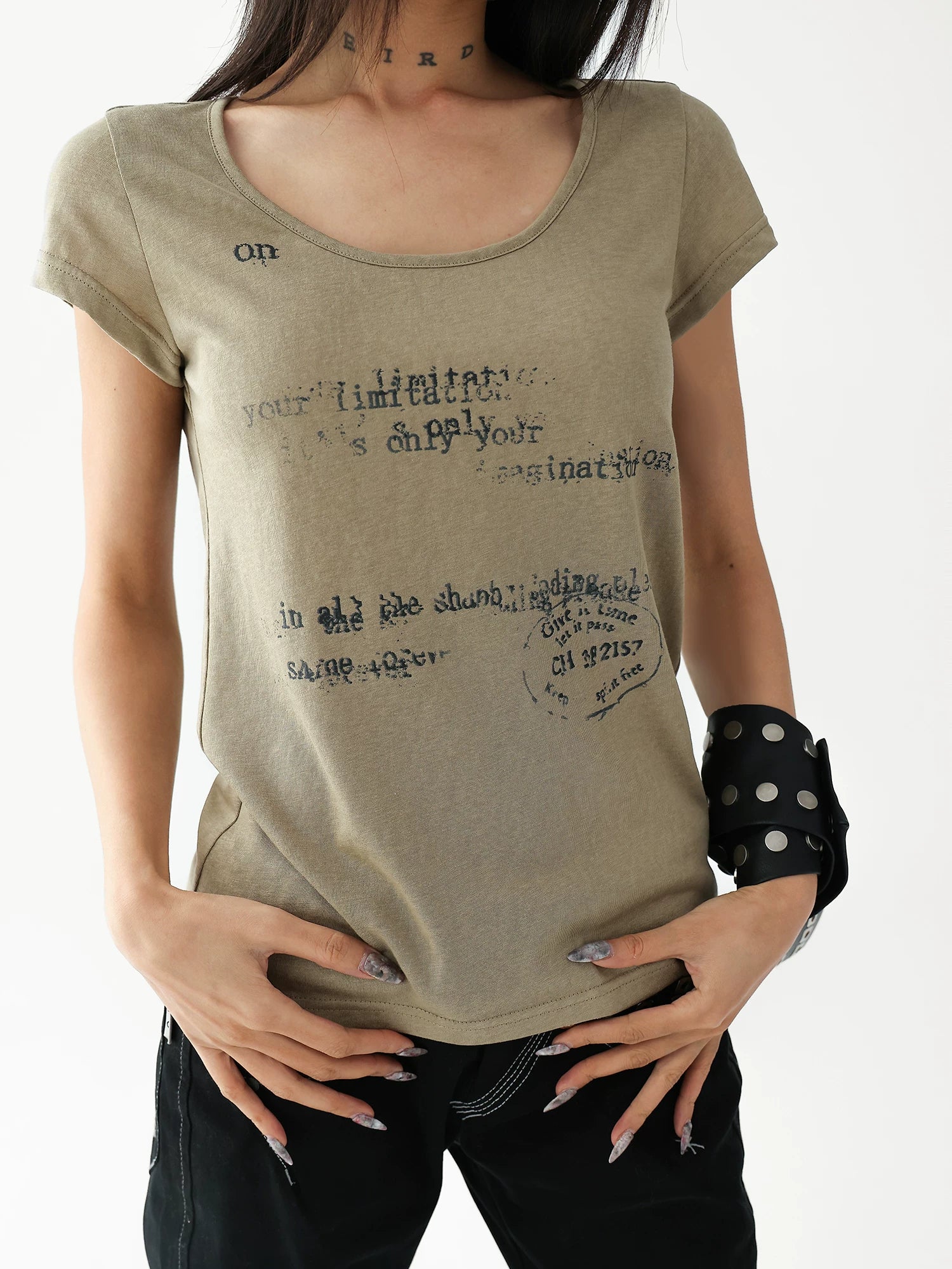 Lyocell U-Neck Letter Print Slim T-Shirt - Image 5
