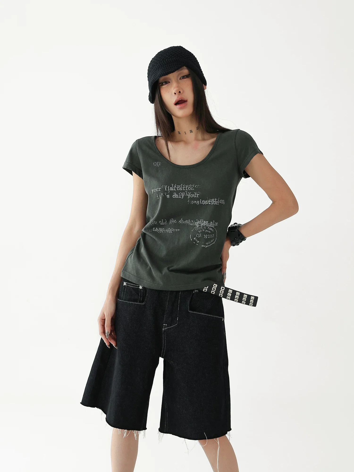 Lyocell U-Neck Letter Print Slim T-Shirt - Image 7
