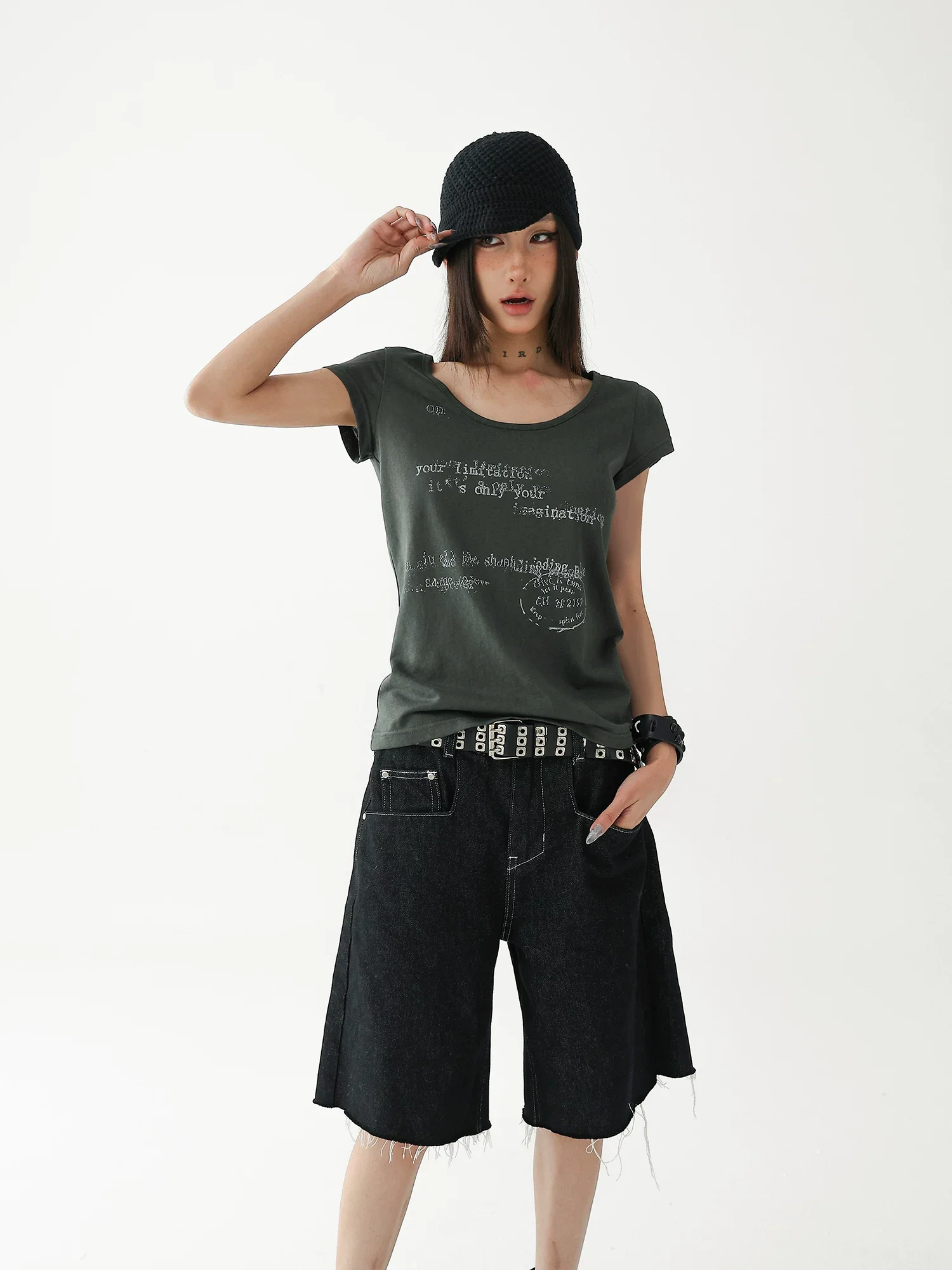 Lyocell U-Neck Letter Print Slim T-Shirt - Image 8