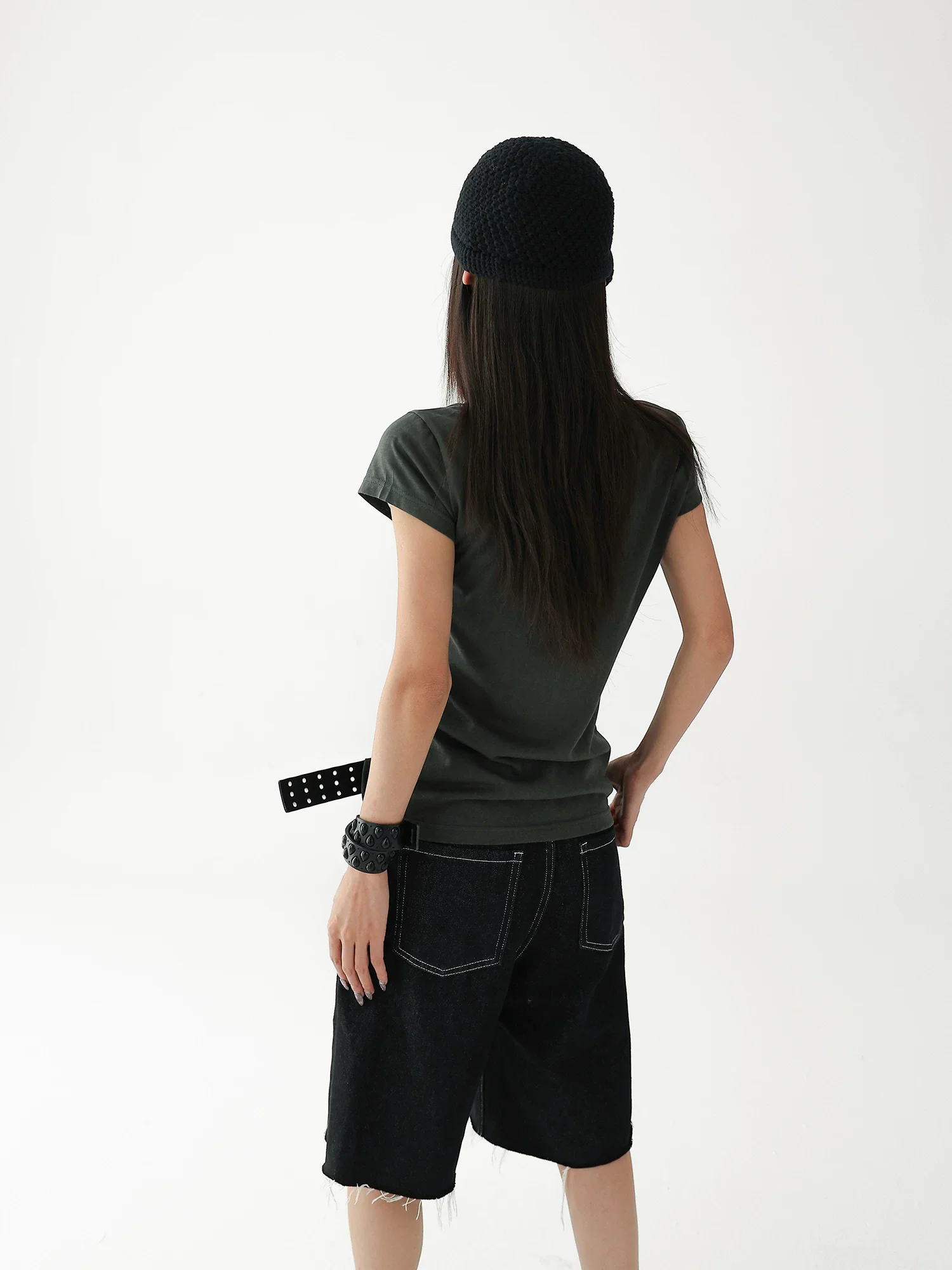 Lyocell U-Neck Letter Print Slim T-Shirt - Image 9