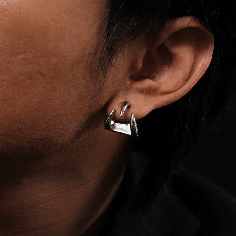Metal Devil Claw Stud Earrings - Image 4