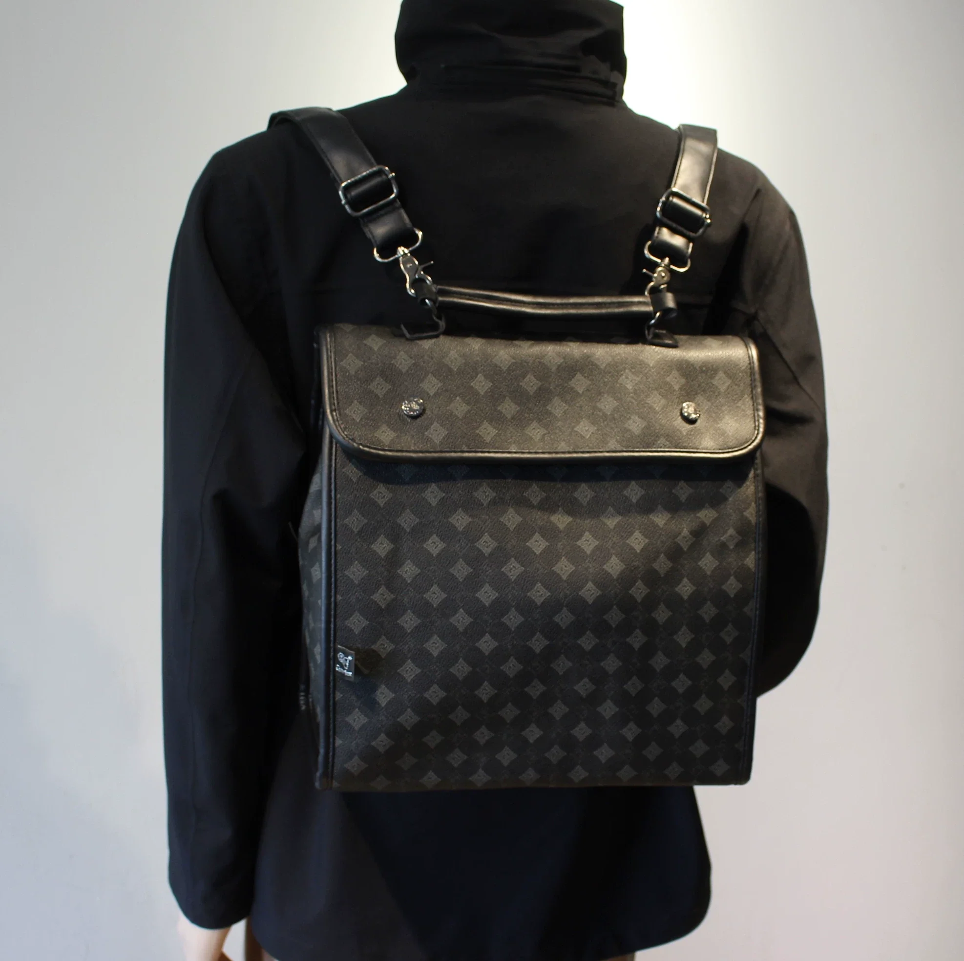 Large Capacity Commuter Backpack - Image 4