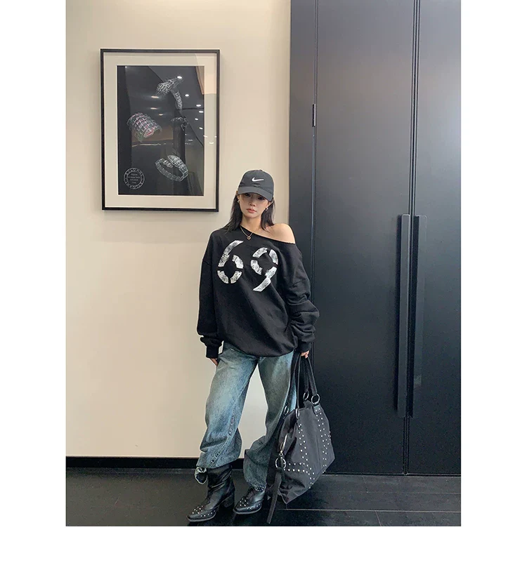 Off-Shoulder Graphic Sweatshirt - Image 4