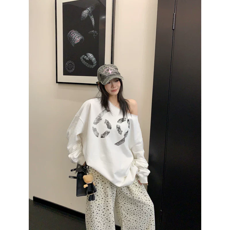 Off-Shoulder Graphic Sweatshirt - Image 9