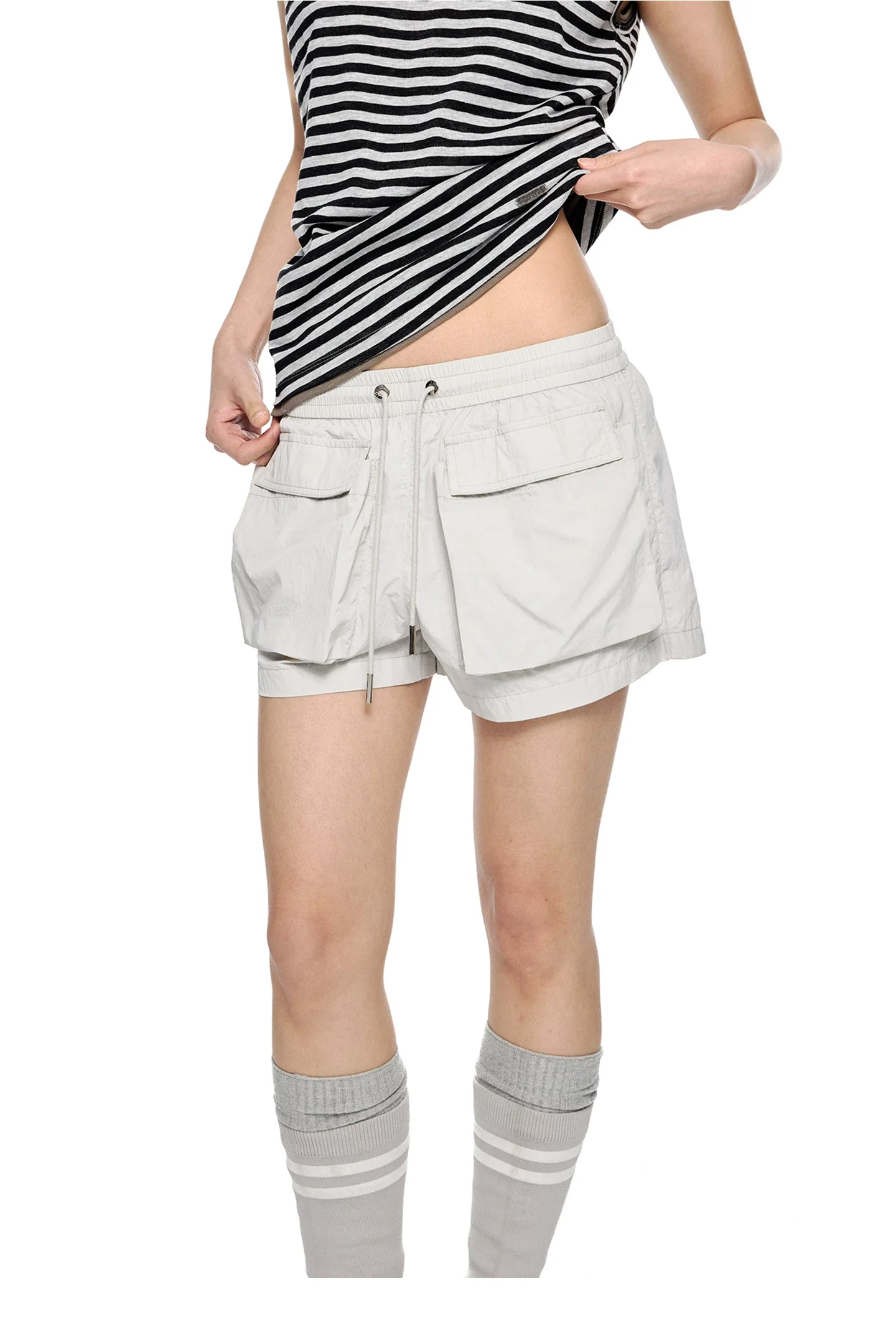 Pleated Pockets Sports Shorts - Image 7
