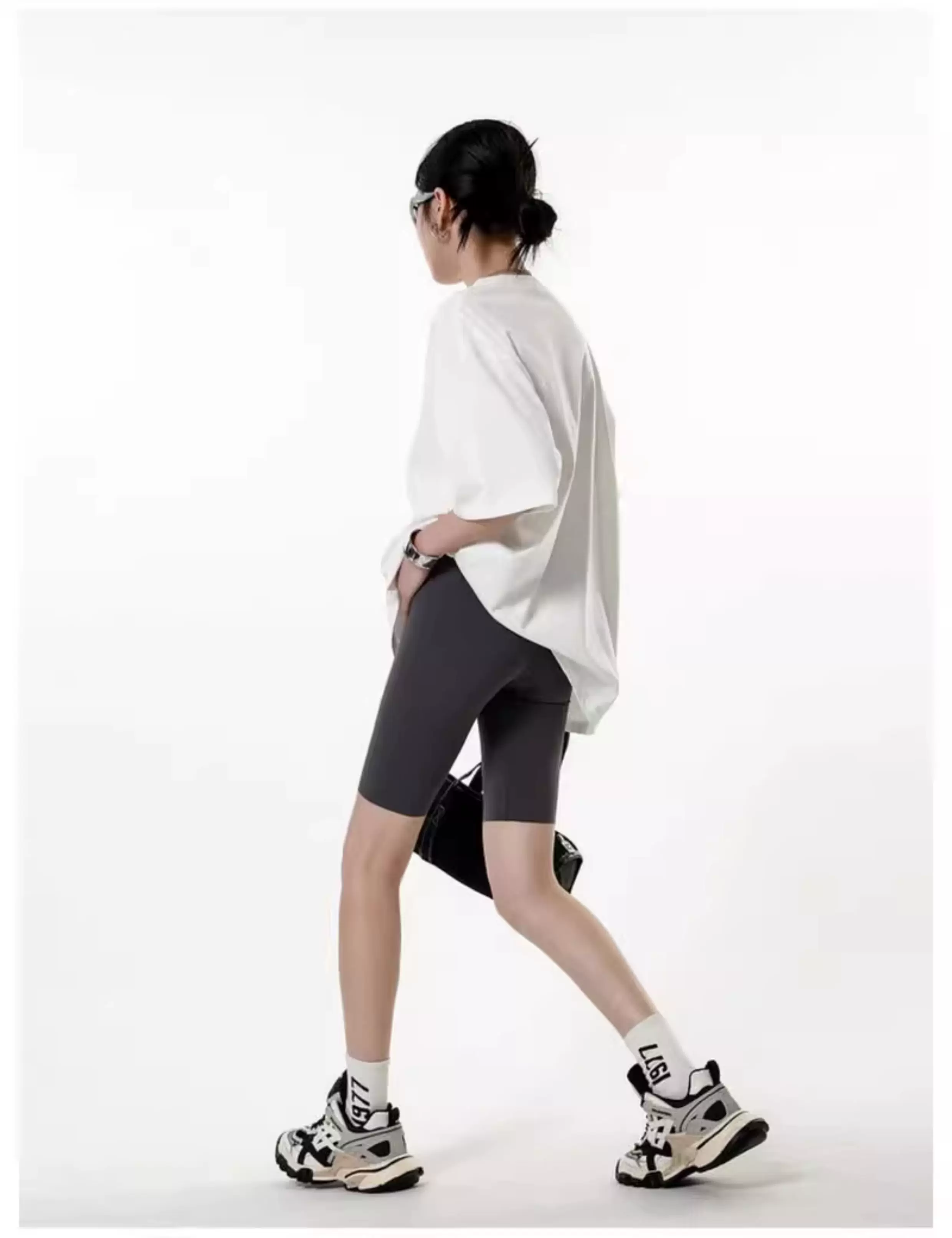 Oversized Short-Sleeve T-Shirt - Image 12