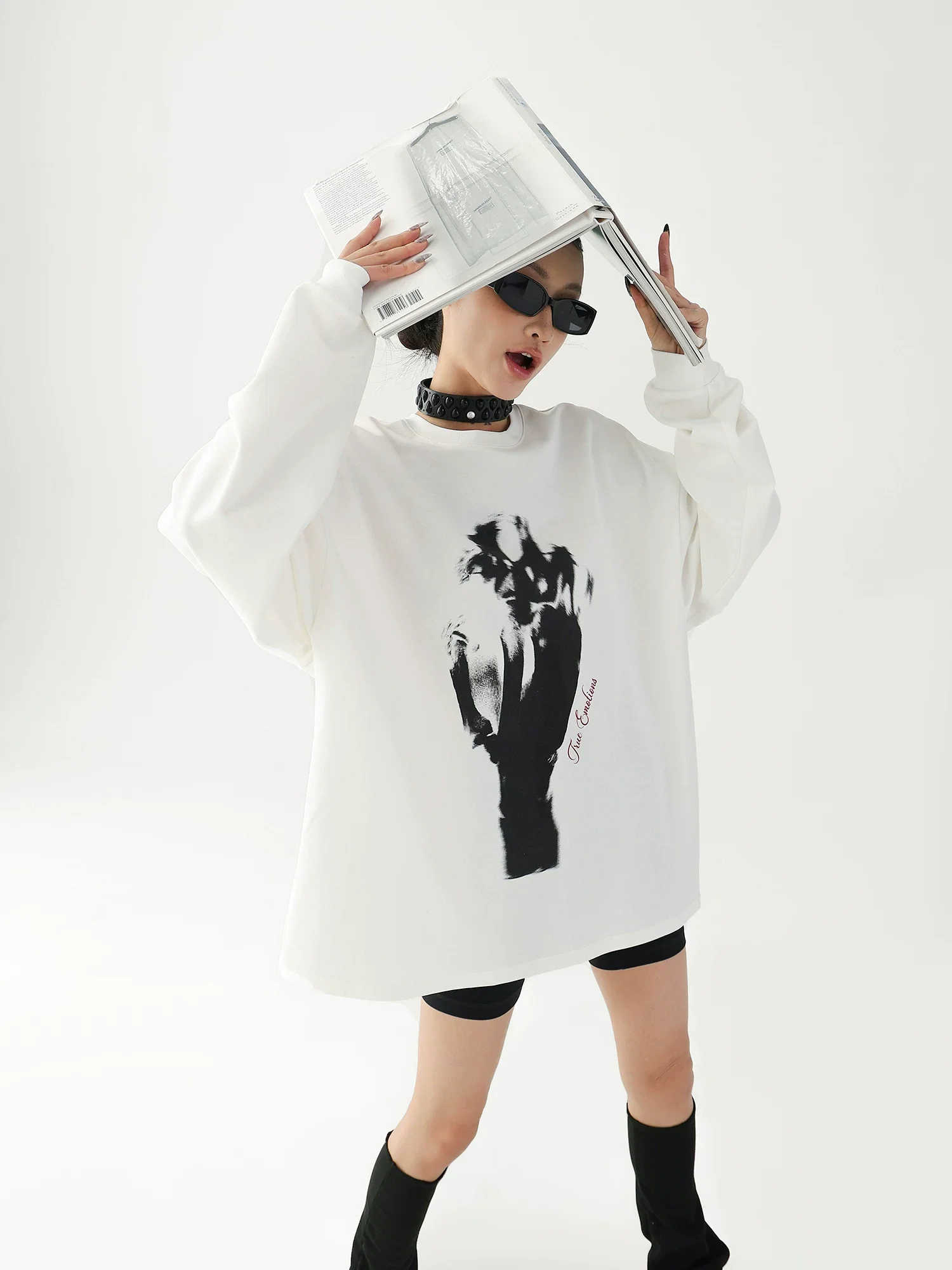 Oversized Retro Print Long-Sleeve Sweatshirt - Image 5