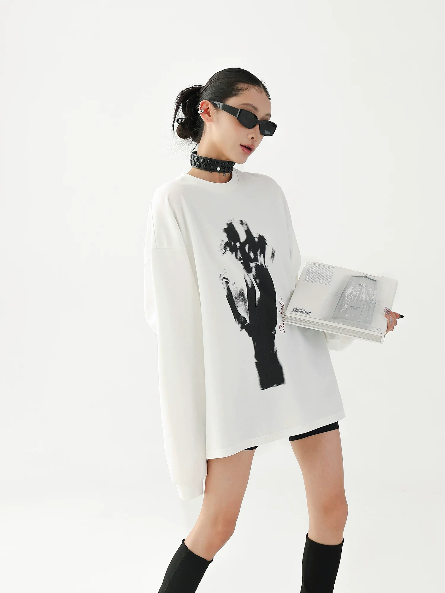 Oversized Retro Print Long-Sleeve Sweatshirt - Image 6