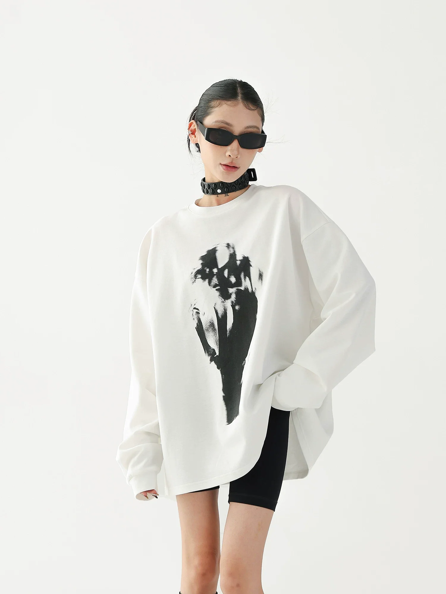 Oversized Retro Print Long-Sleeve Sweatshirt - Image 7
