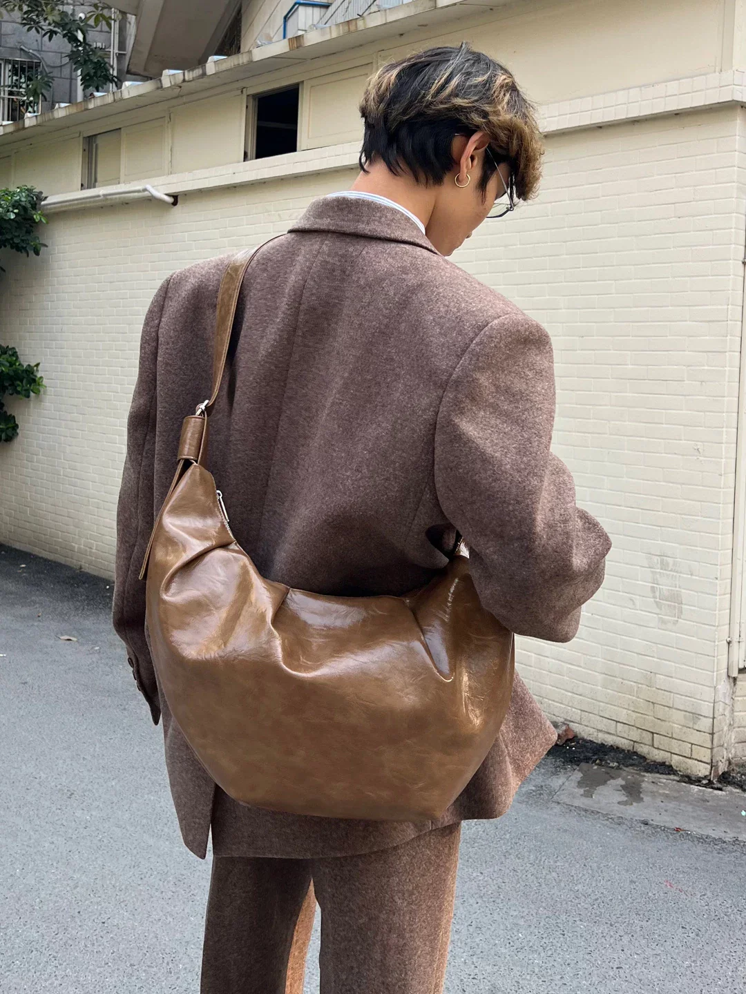 Leather Croissant Shoulder Crossbody Bag - Image 4