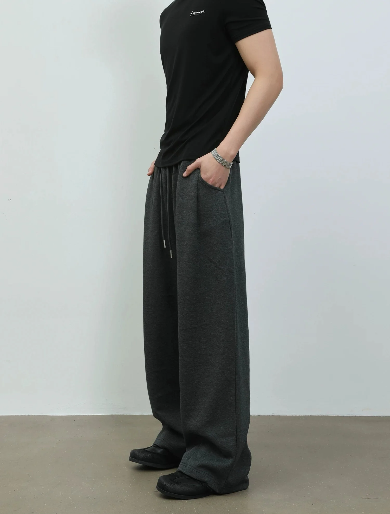 Relaxed Fit Elastic Waist Straight Leg Pants - Image 8
