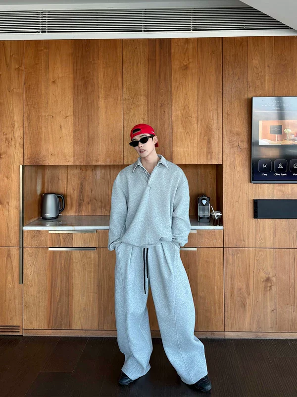 Relaxed Fit Sweatshirt and Pants - Image 3