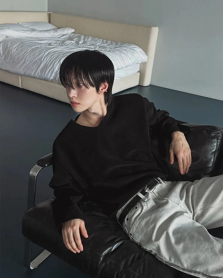 Relaxed Ribbed Long-Sleeve Pullover - Image 7