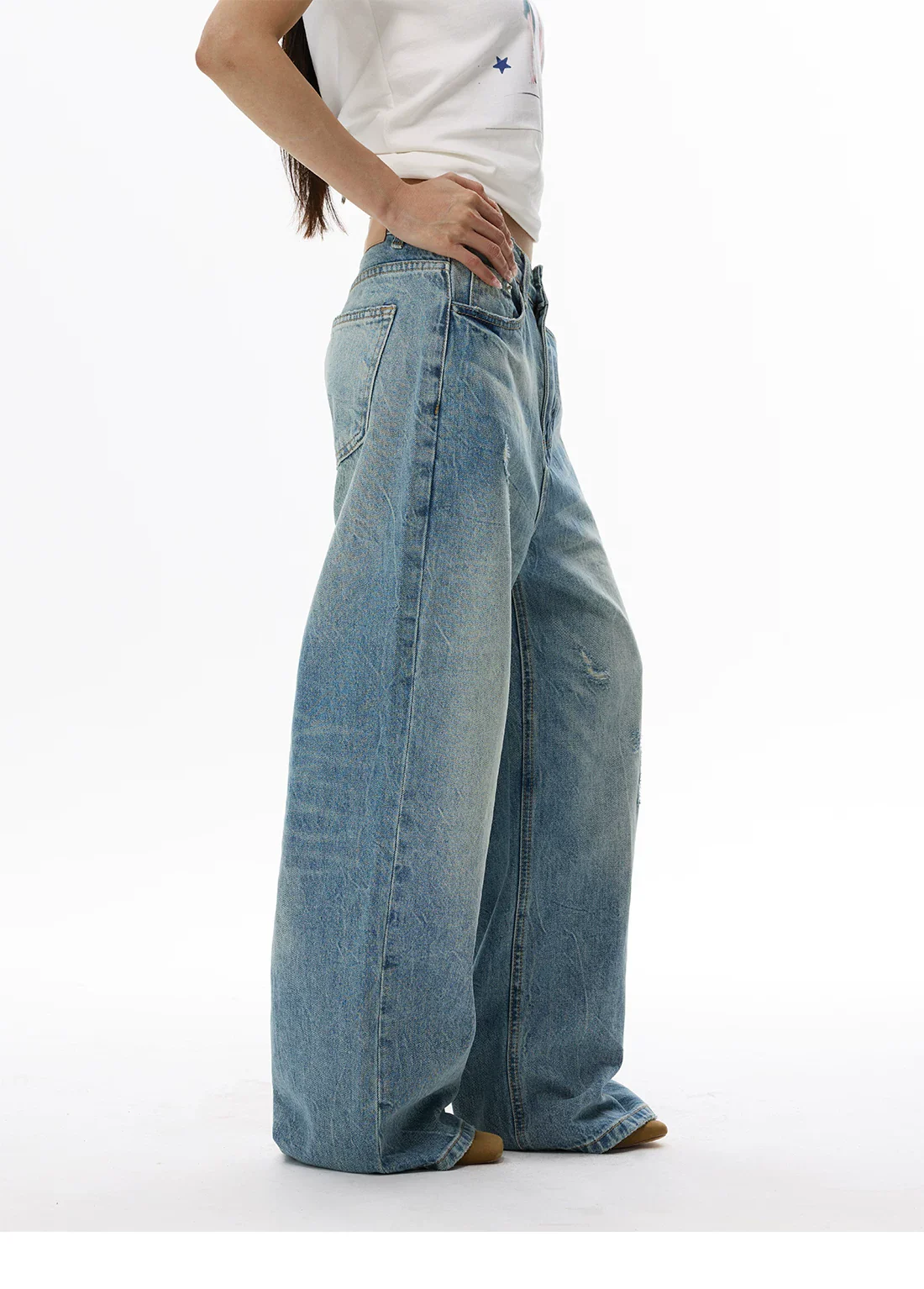 Relaxed Wide-Leg Distressed Jeans - Image 5