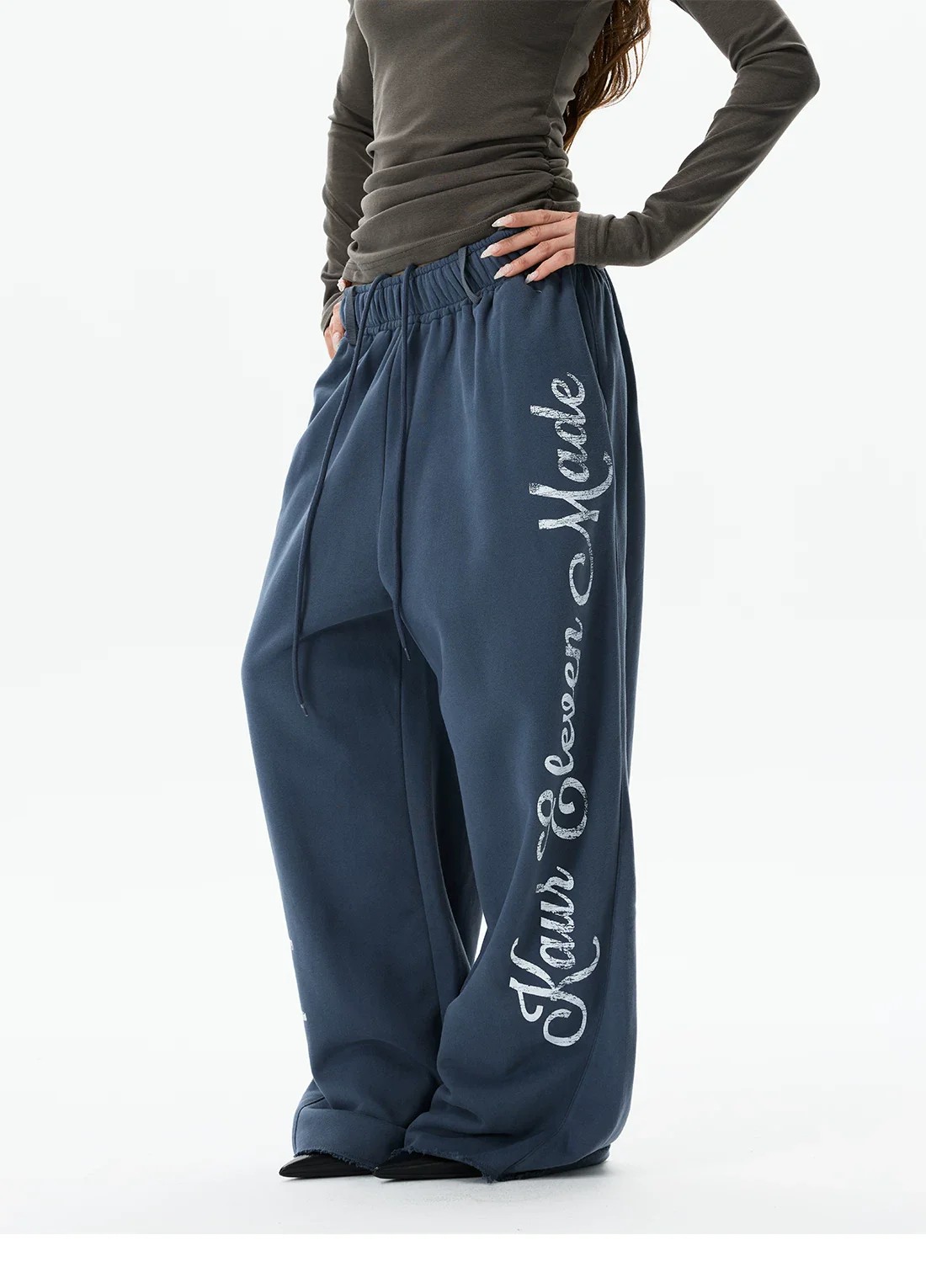 Relaxed Wide-Leg Graphic Sweatpants - Image 5