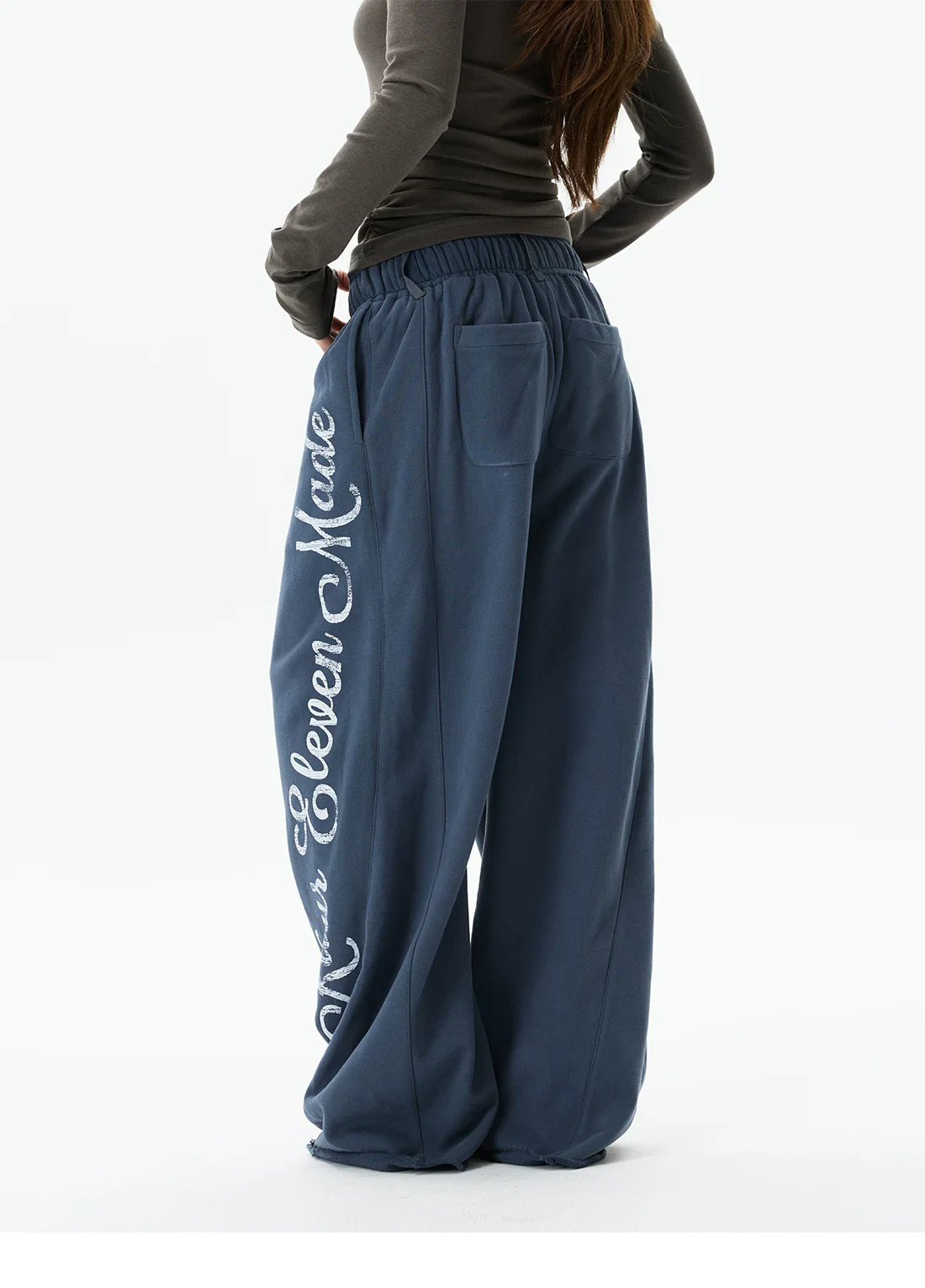 Relaxed Wide-Leg Graphic Sweatpants - Image 7