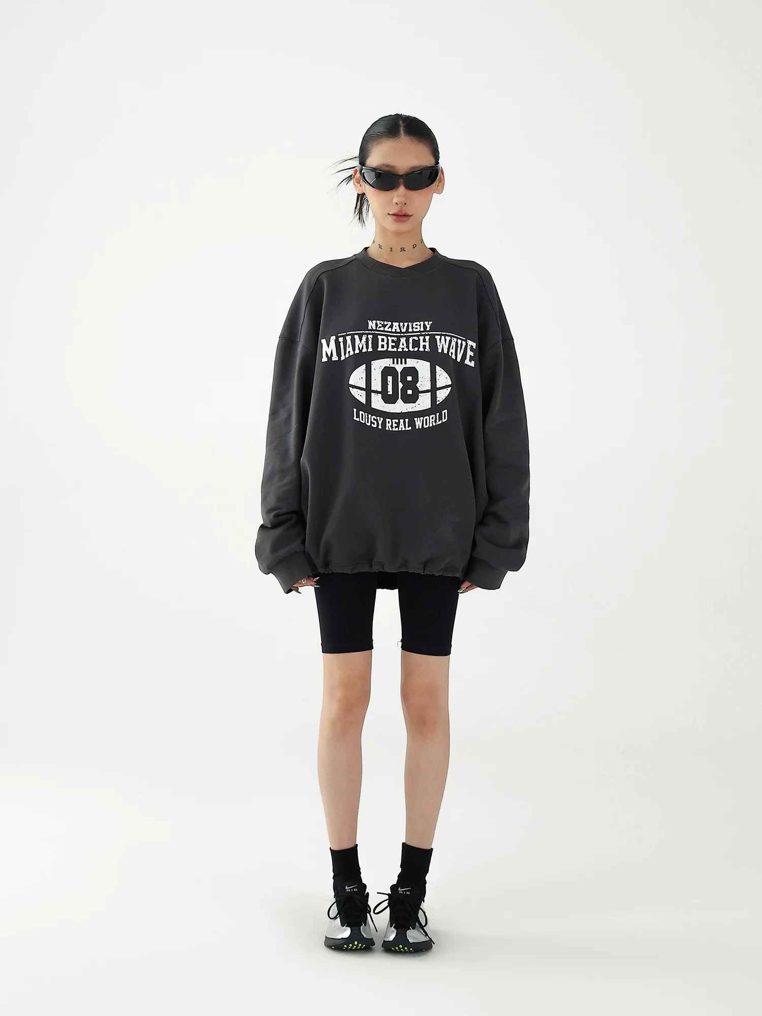 Retro Graphic Oversized Sweatshirt - Image 5