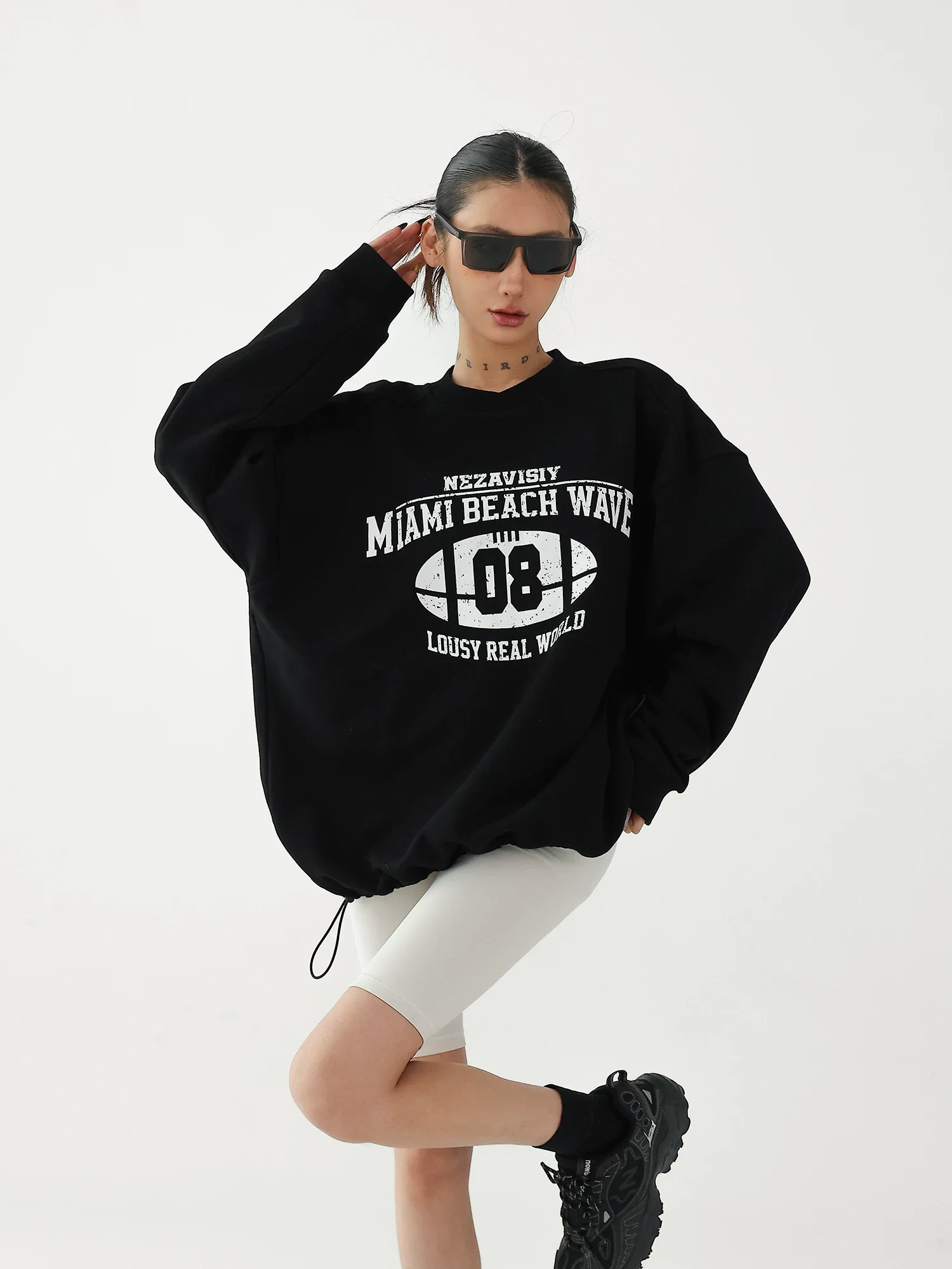 Retro Graphic Oversized Sweatshirt - Image 9