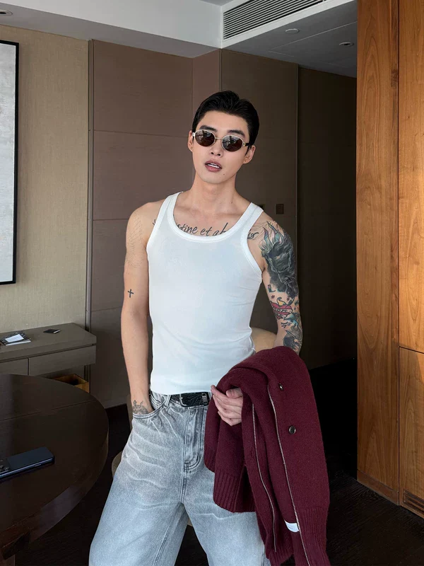 Ribbed Wide-Shoulder Slim Fit Vest - Image 4