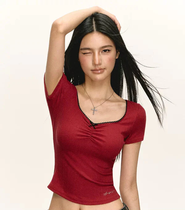 Ruched Scoop Neck Short Sleeve Top