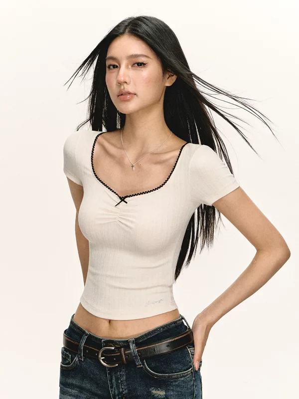 Ruched Scoop Neck Short Sleeve Top - Image 2