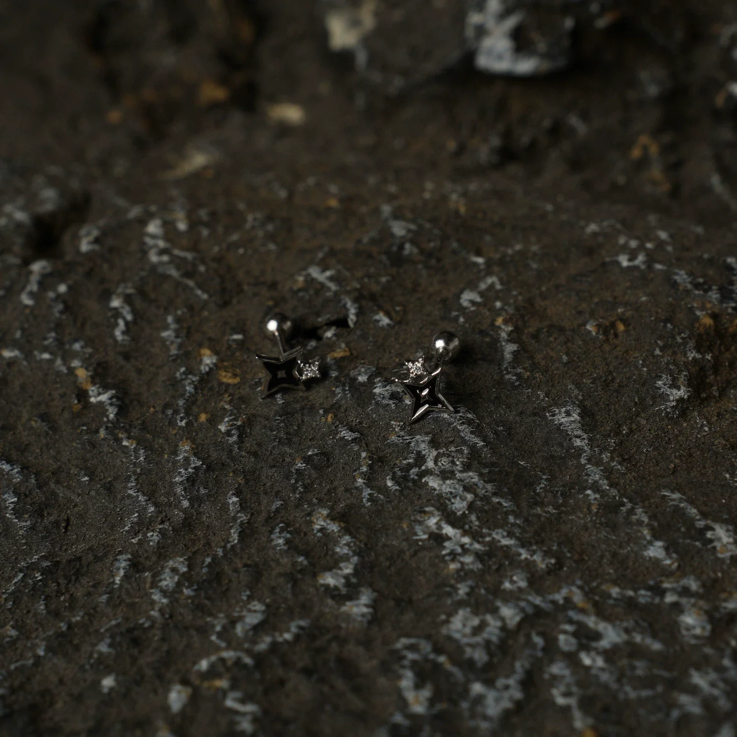 S925 Silver Four-Point Star Stud Earrings - Image 4